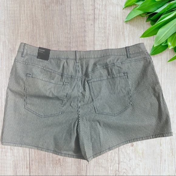 Venezia Lane Bryant Shorts - Picture 2 of 7